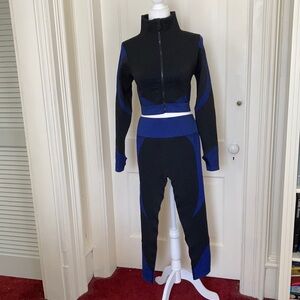 Jogging fashion statement, black & blue, size med